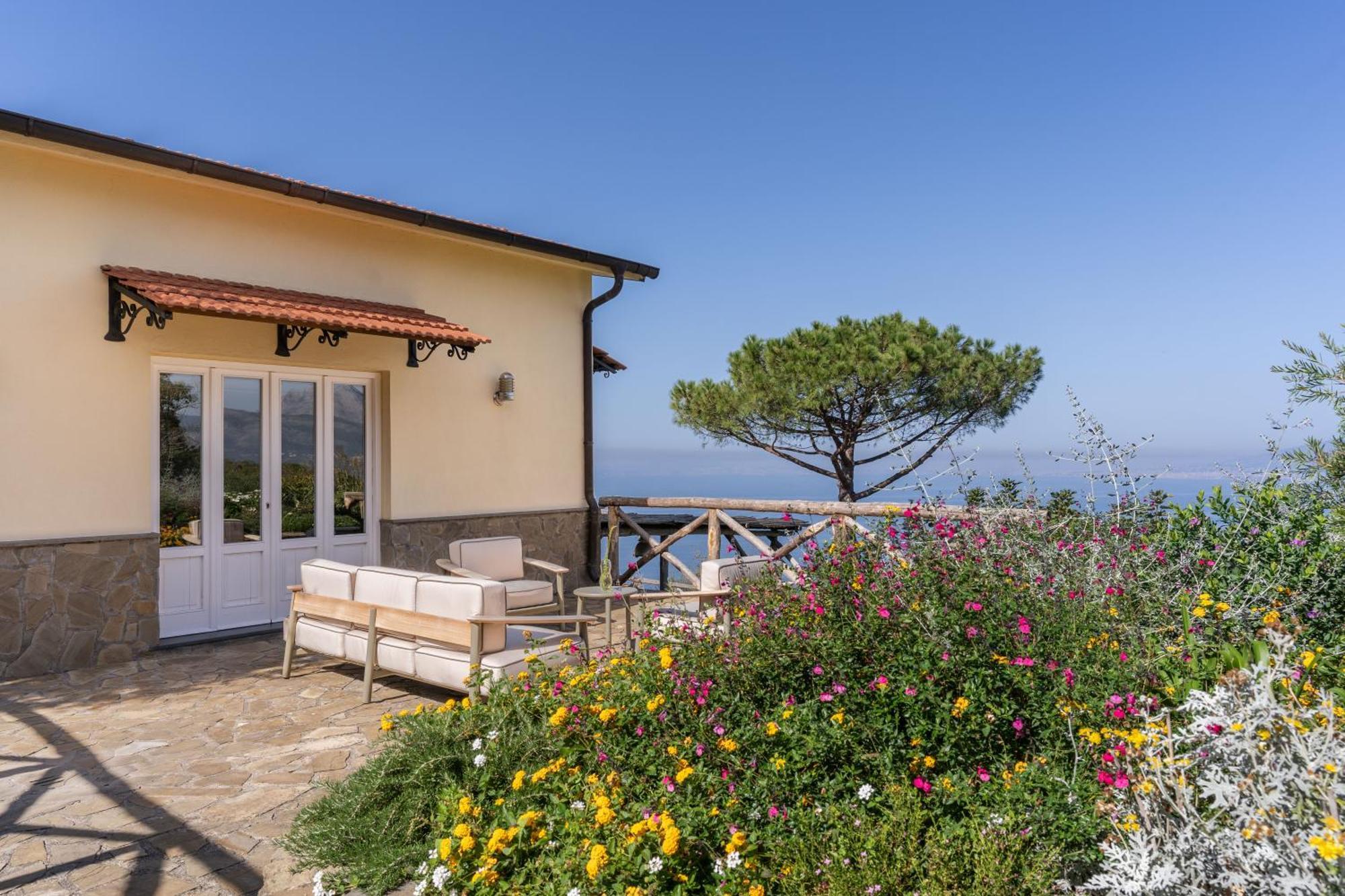 Villa Giulia Boutique Views Pool And Guest Services Sorrento Luaran gambar
