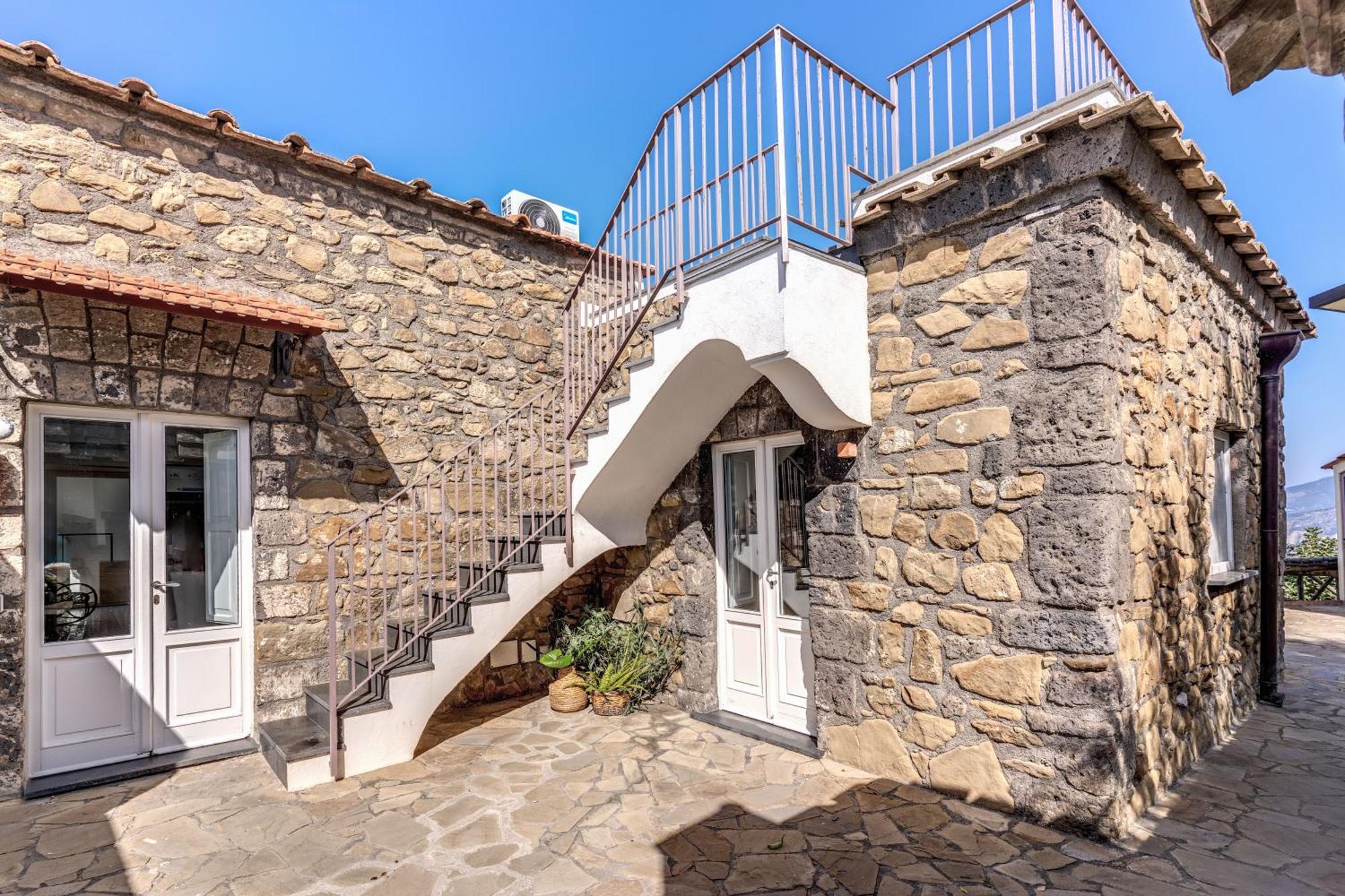 Villa Giulia Boutique Views Pool And Guest Services Sorrento Luaran gambar